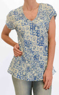 AYFËE - Blusa scollo a V fantasia - Azzurro/Panna