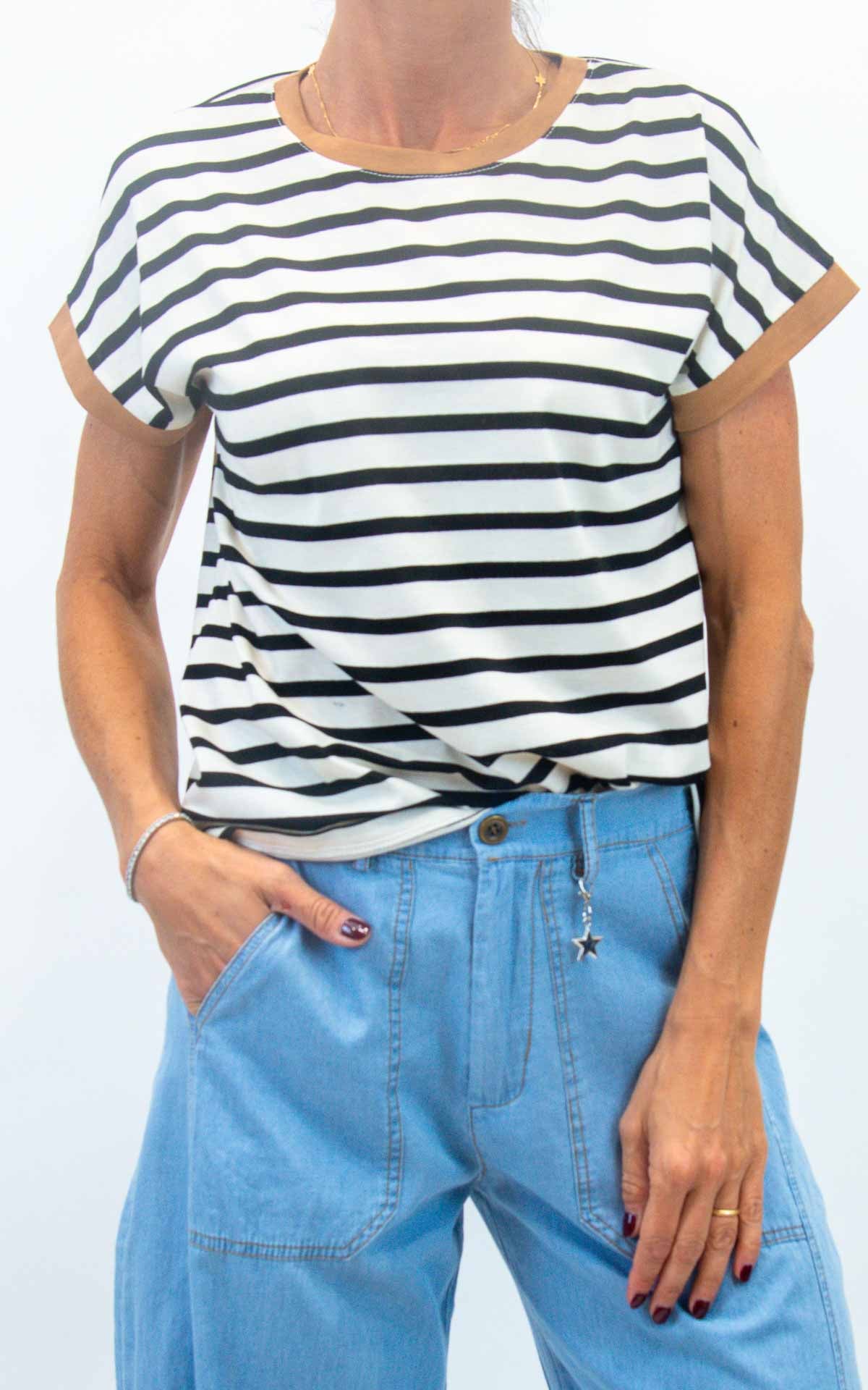Susymix - T-shirt righe girocollo bordo colorato - Nero