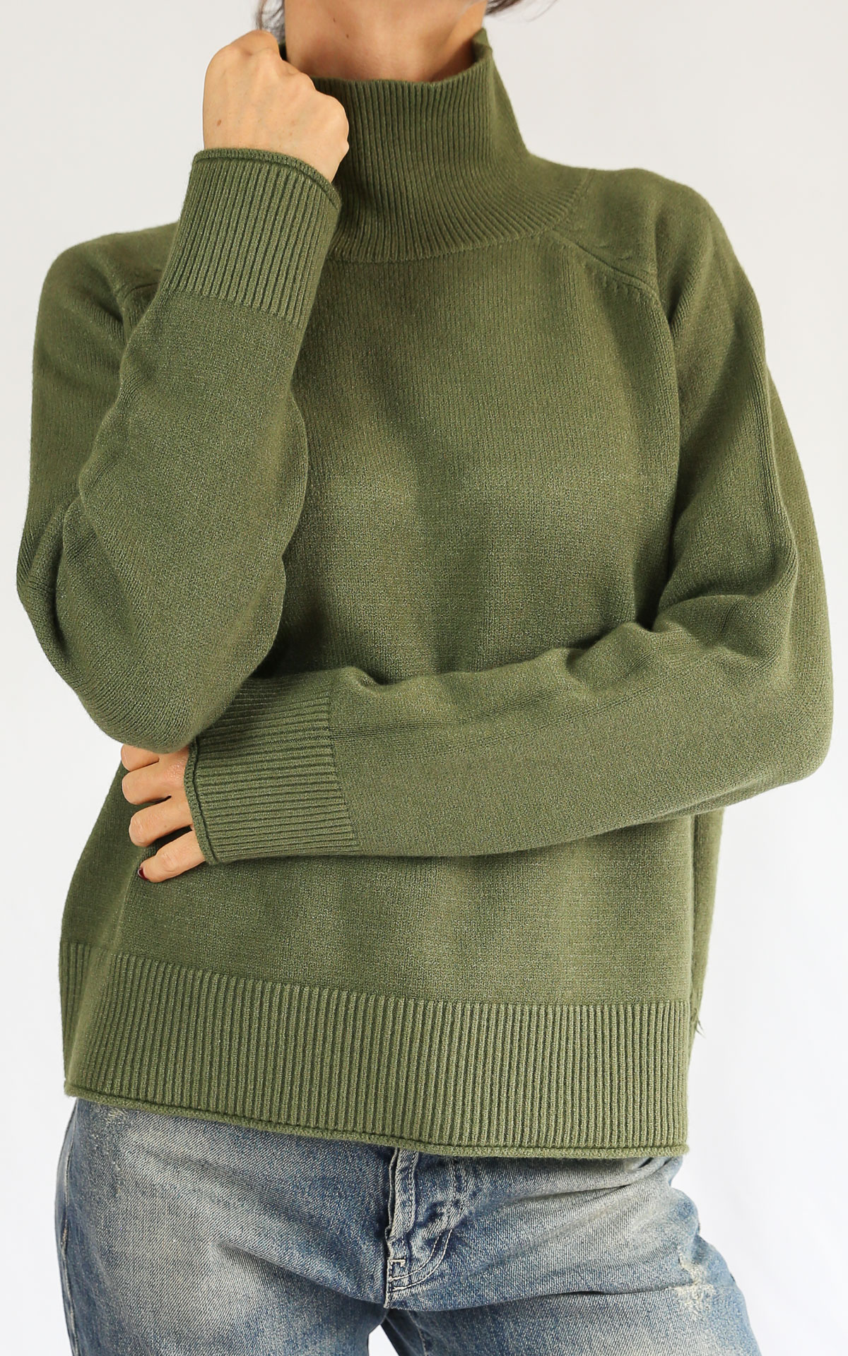 INITIAL - Maglia collo lupetto - VERDE