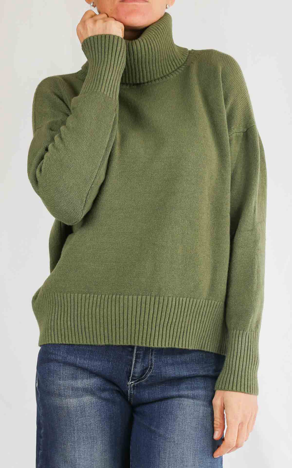 INITIAL - Maglia collo anello - VERDE