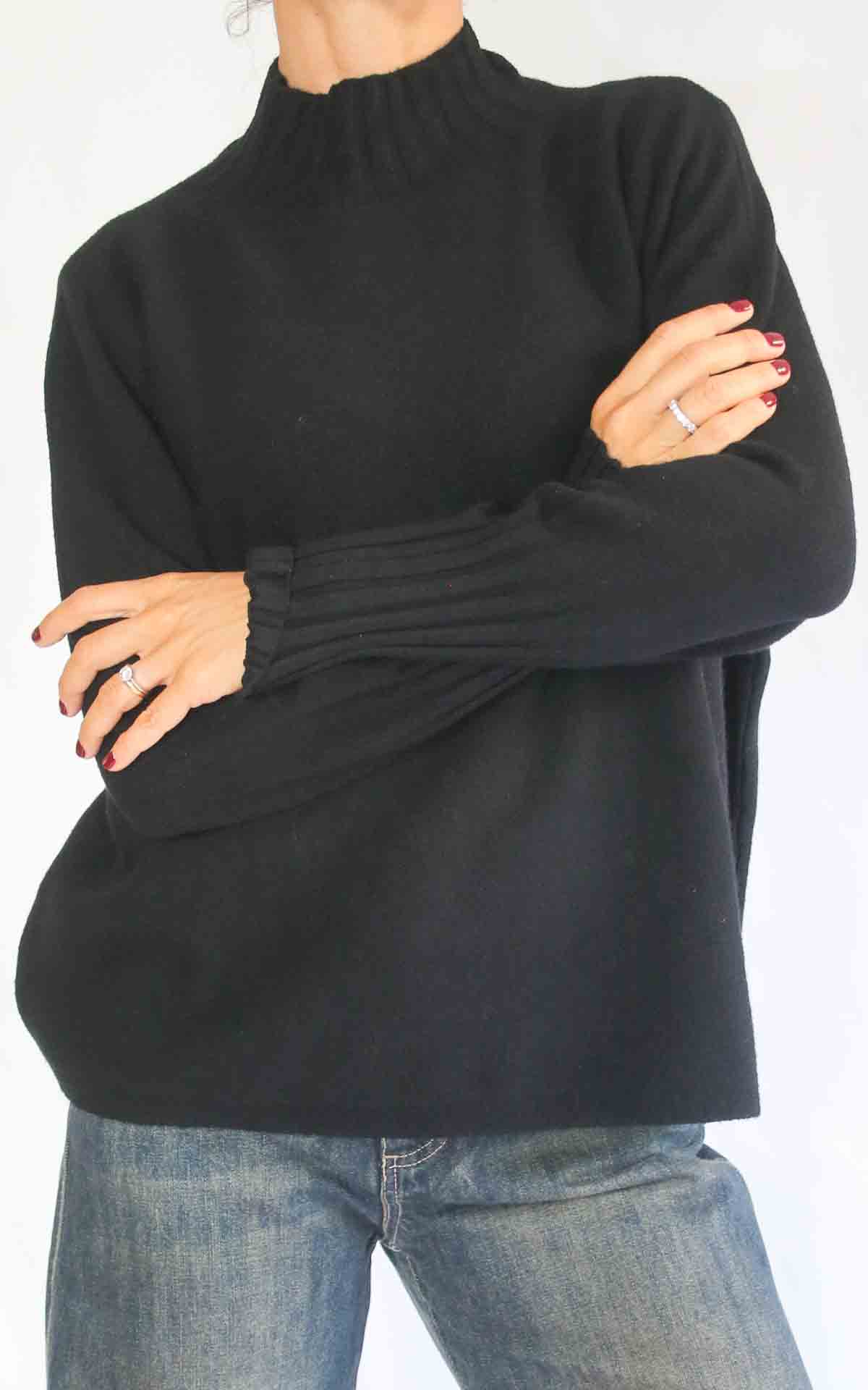 INITIAL - Maglia lupetto over - NERO