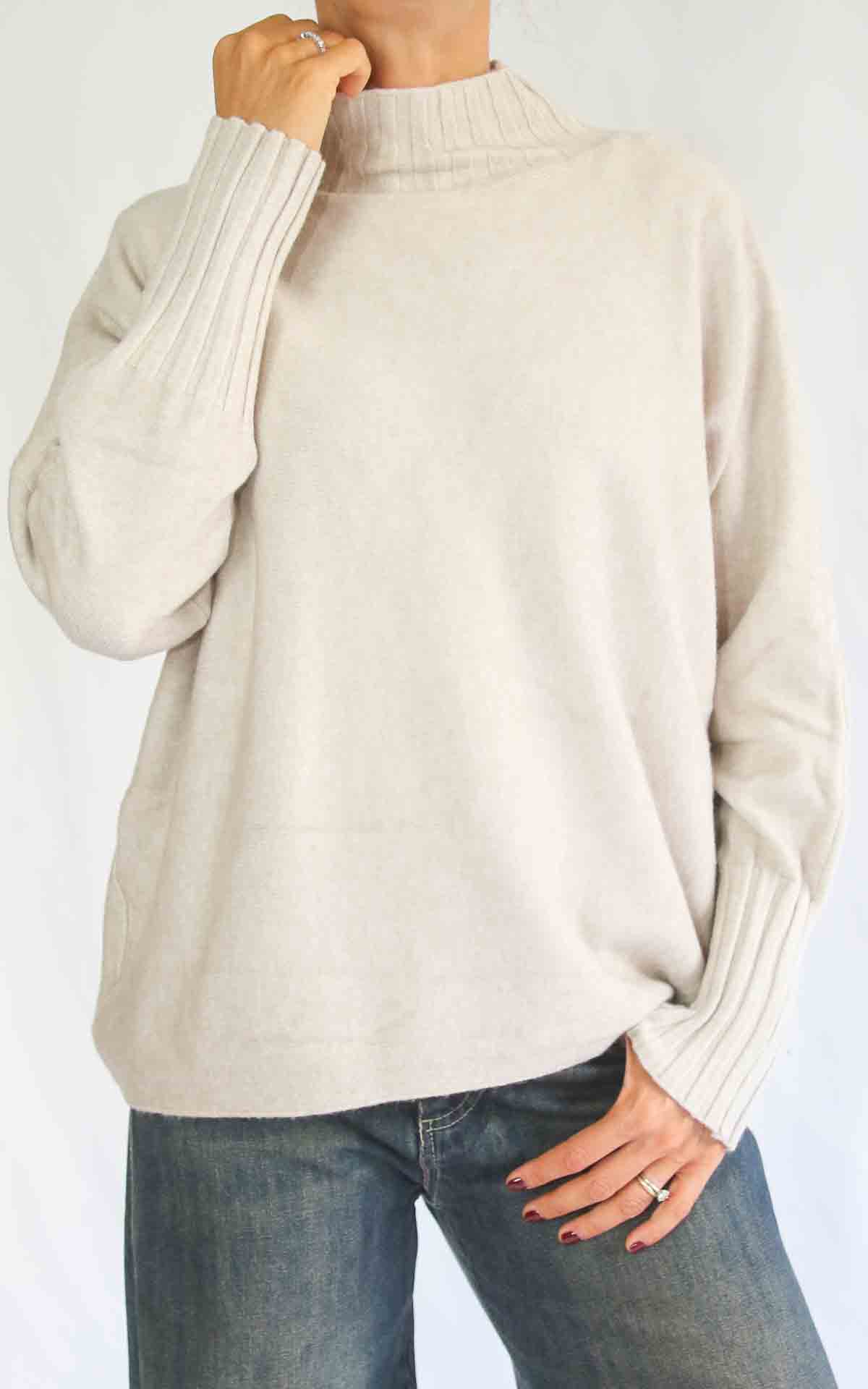 INITIAL - Maglia lupetto over - MANDORLA
