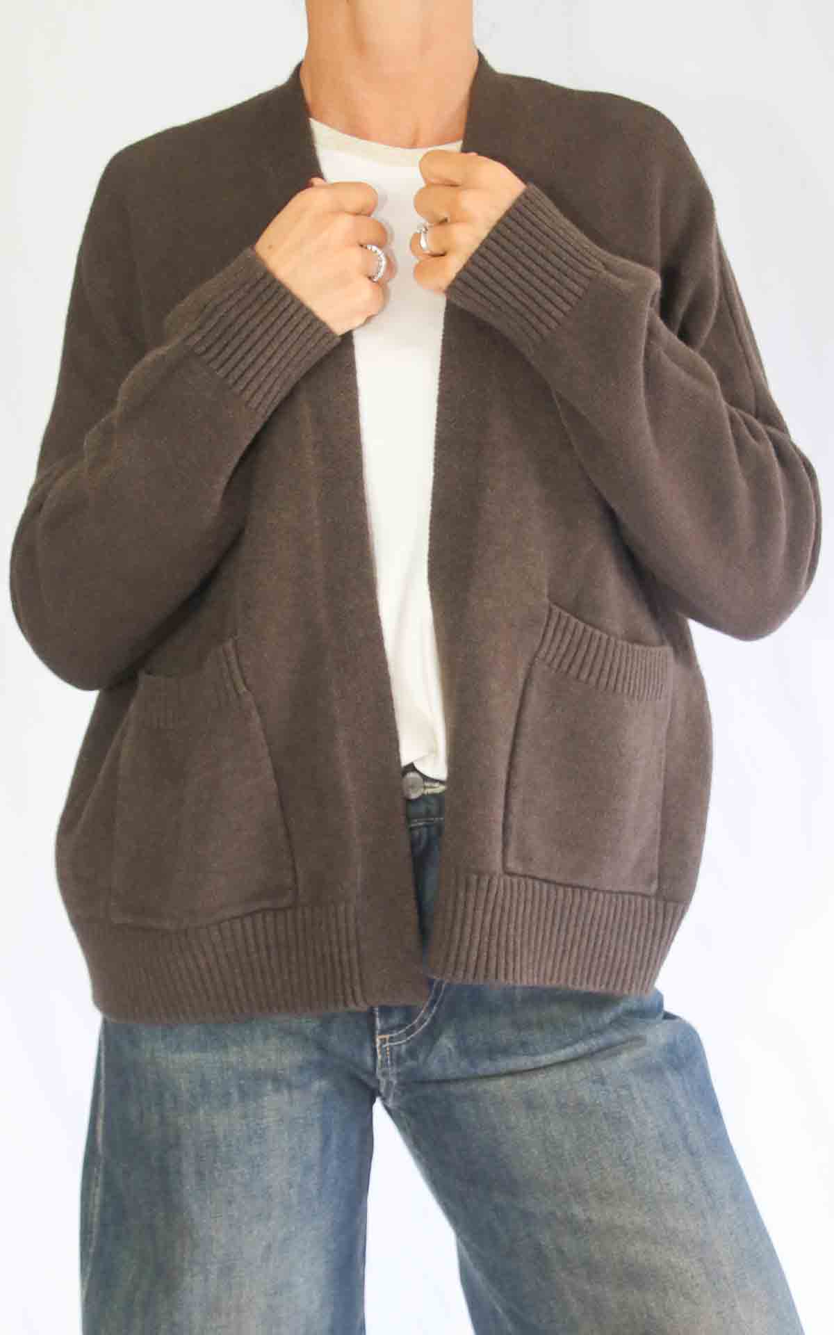 INITIAL - Cardigan corto - MORO