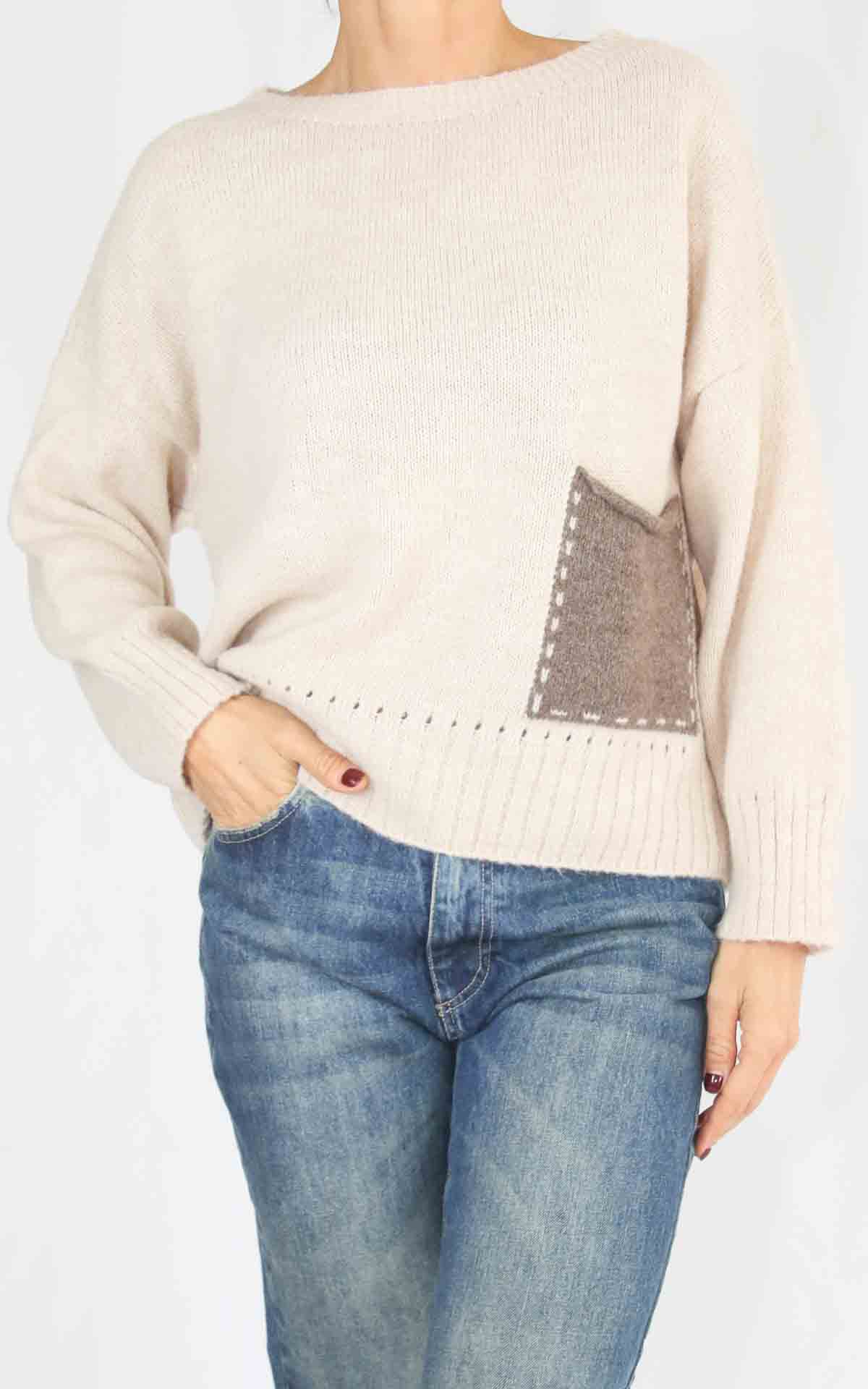 OFF-ON – Maglia con tasca – MANDORLA