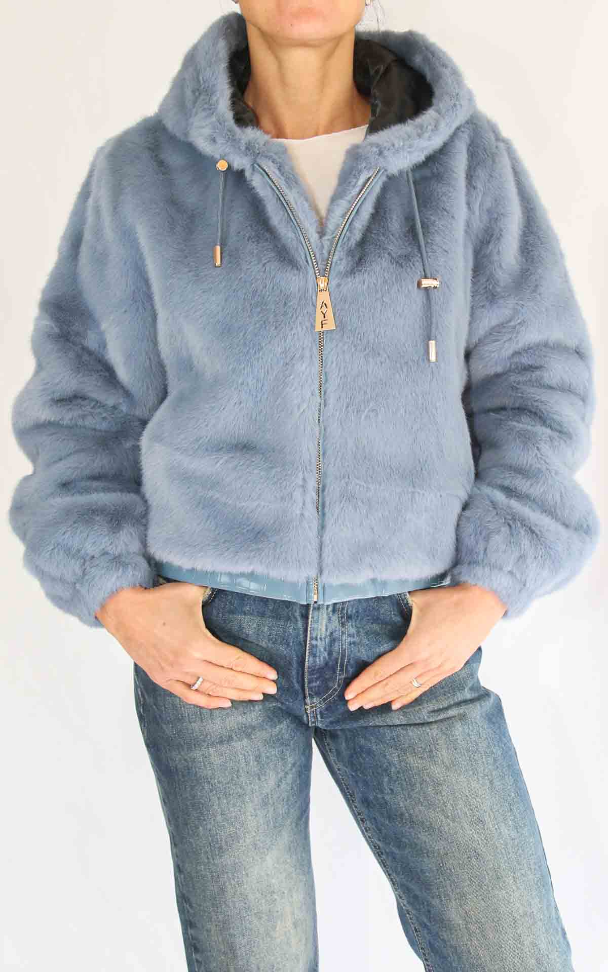 AYFËE – Bomber fake fur con cappuccio – CELESTE
