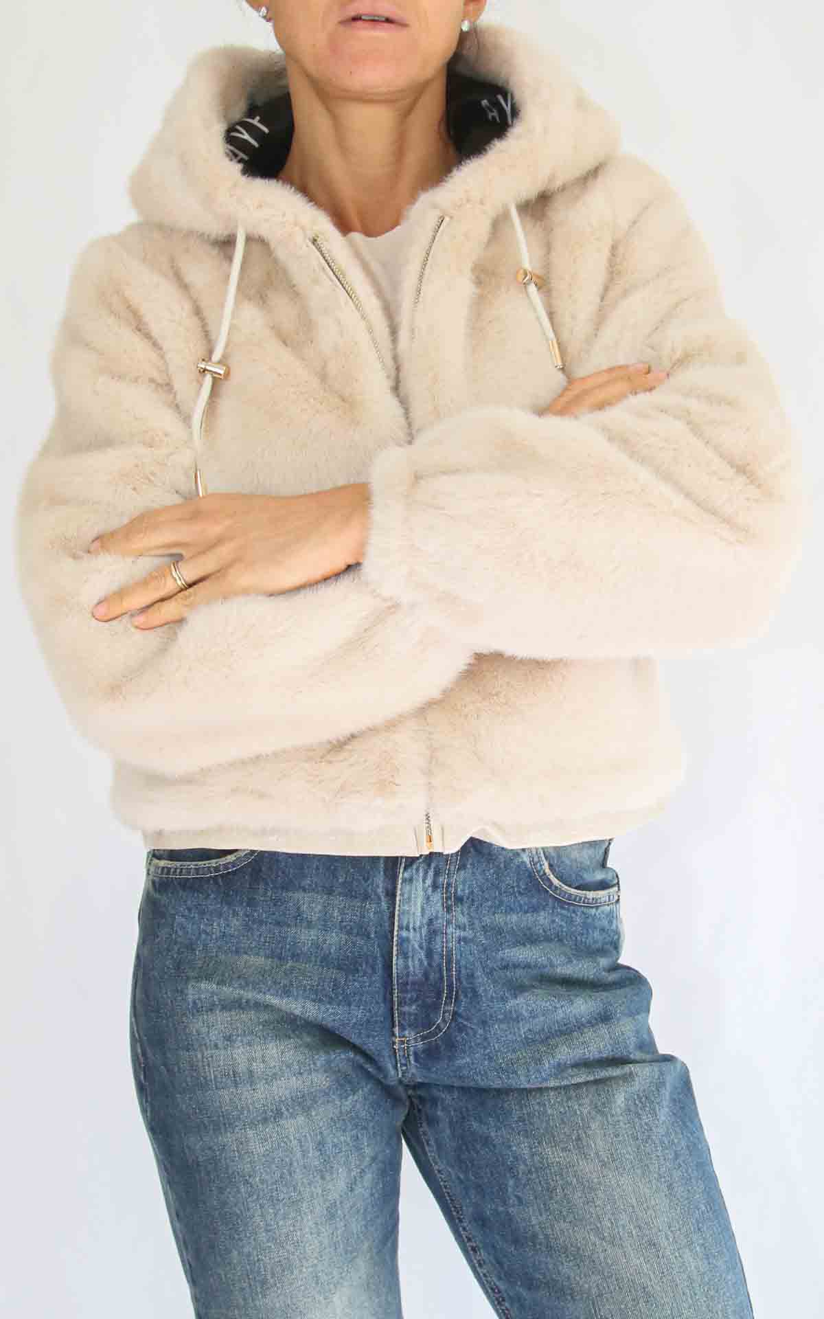 AYFËE – Bomber fake fur con cappuccio – IVORY