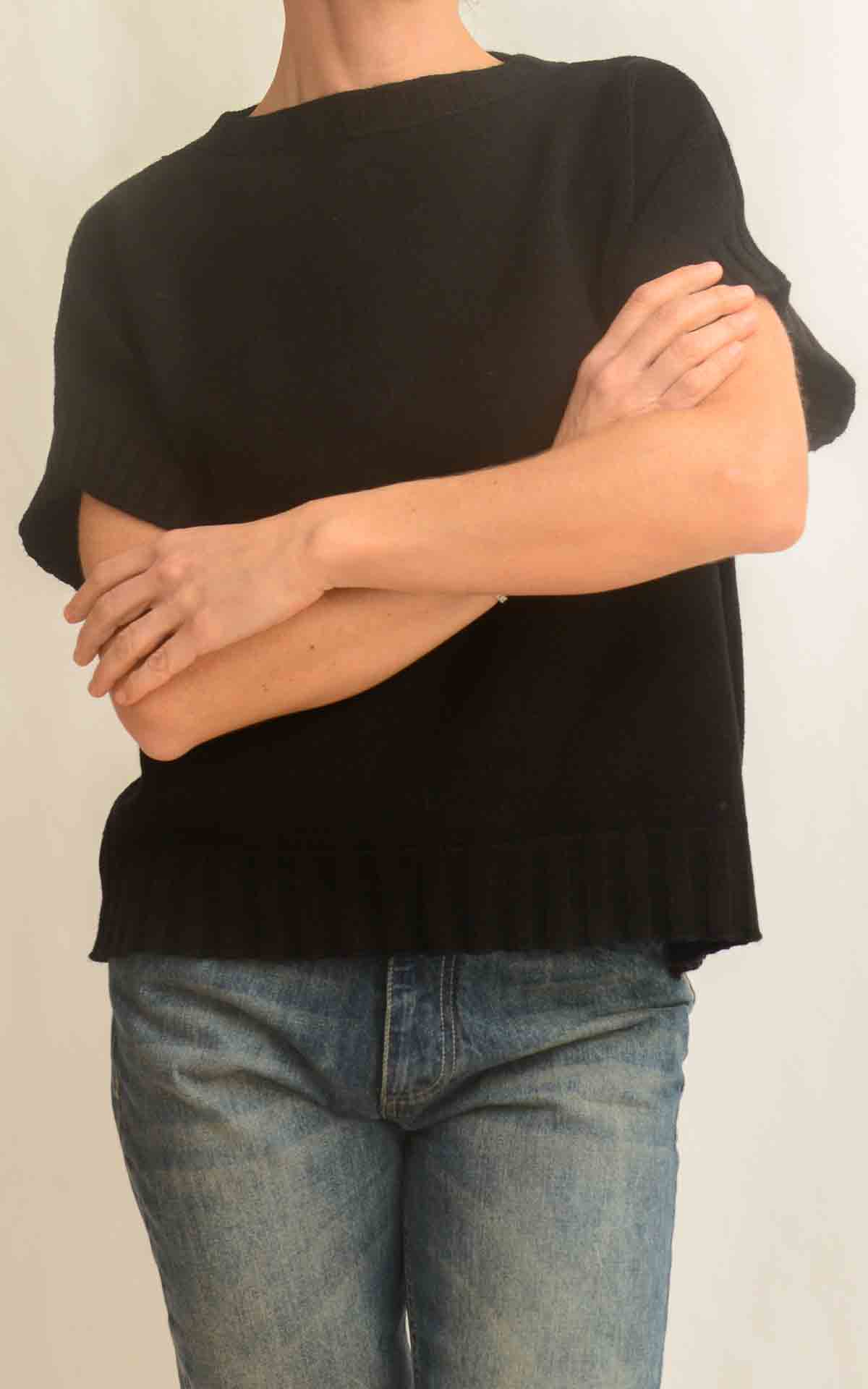 INITIAL – Gilet rasato mezza manica – NERO