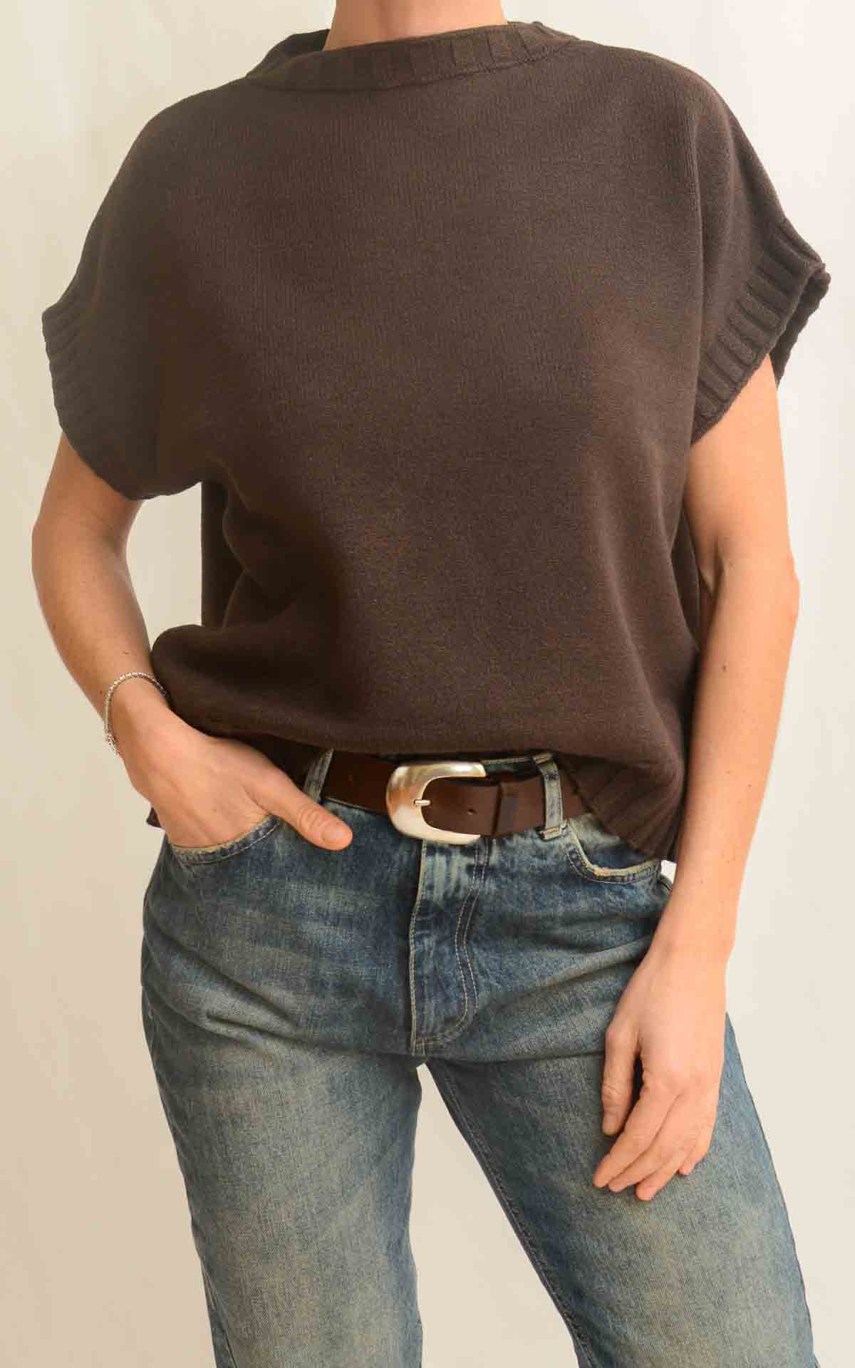 INITIAL – Gilet rasato mezza manica – MORO