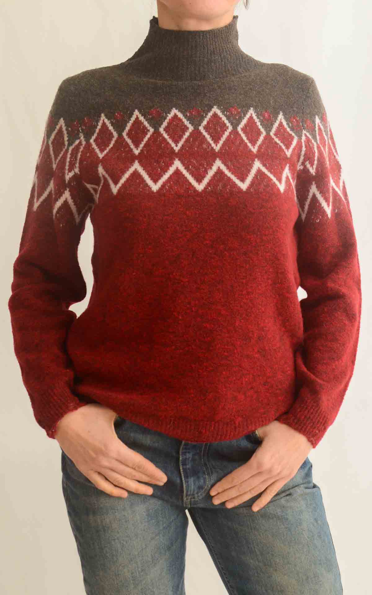 SUSYMIX – Maglia collo alto rombi – BORDEAUX