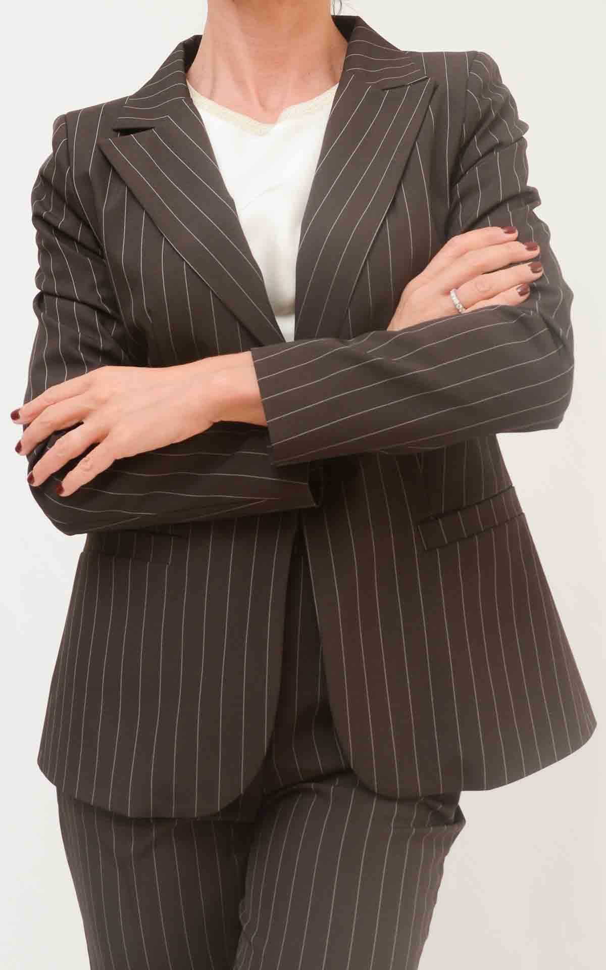 SUSY MIX – Completo gessato – MORO