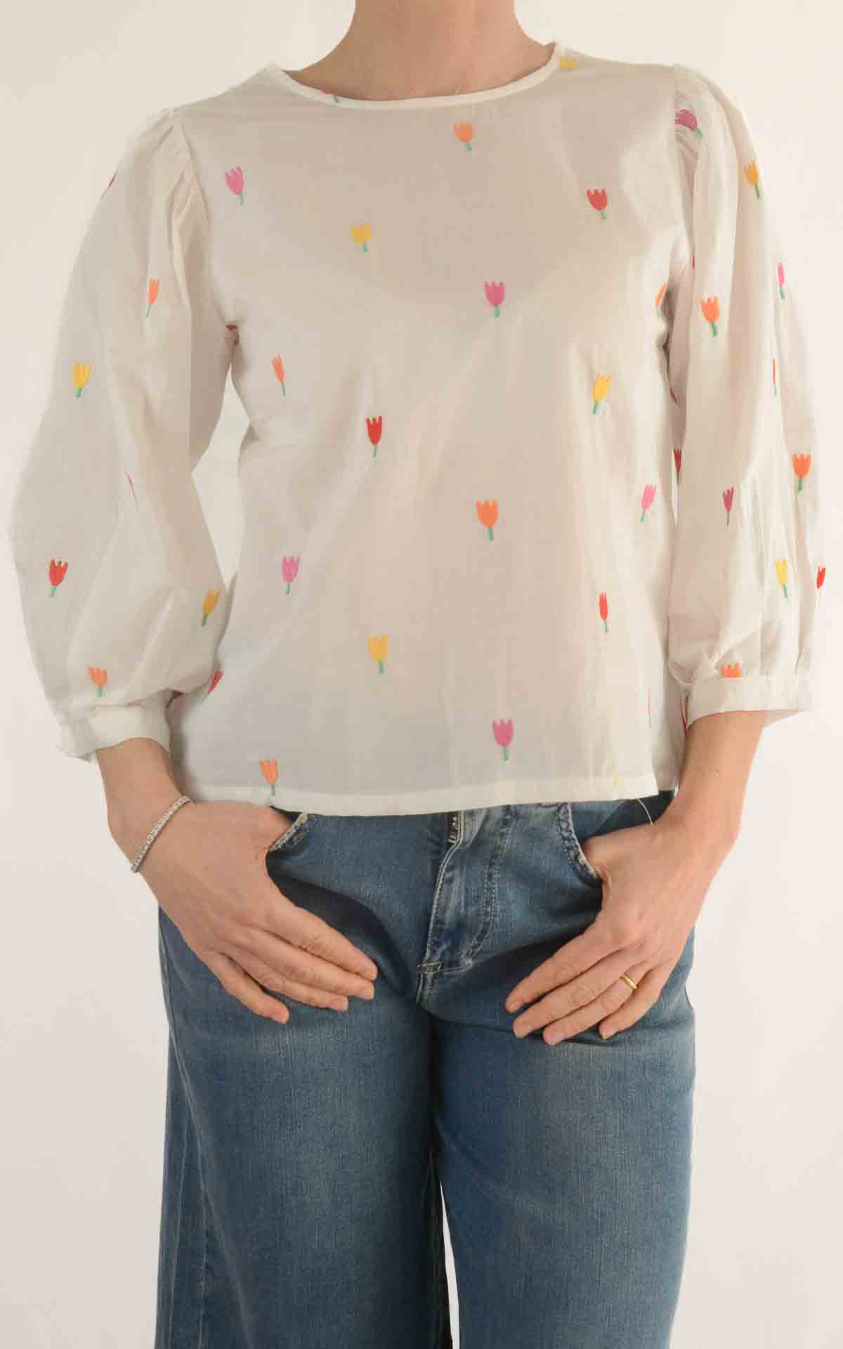 COMPANIA FANTASTICA - Blusa con tulipani ricamati - LATTE