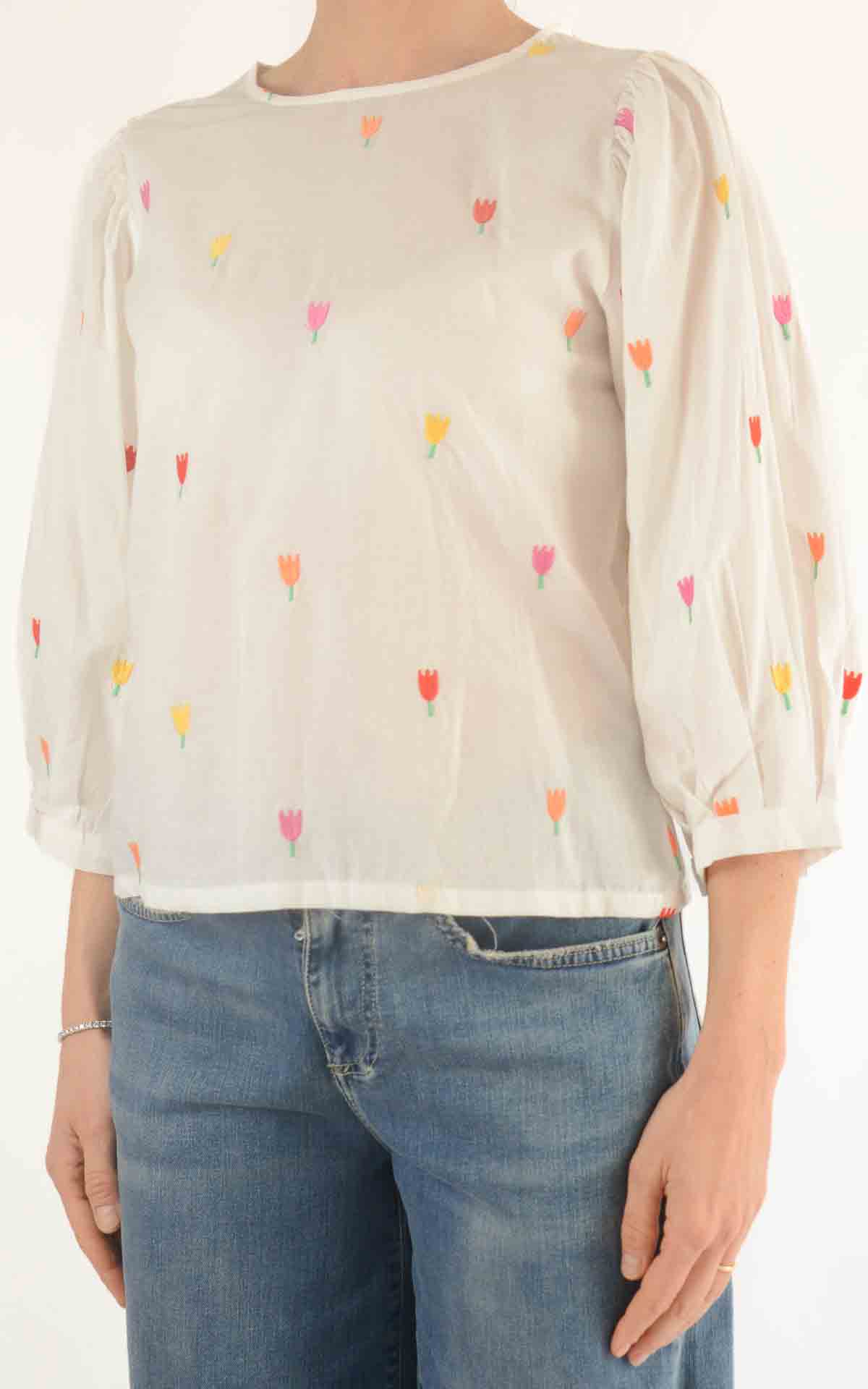 COMPANIA FANTASTICA - Blusa con tulipani ricamati - LATTE